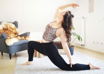 Vinyasa Yoga / Do 17:30-19:00 / Lena